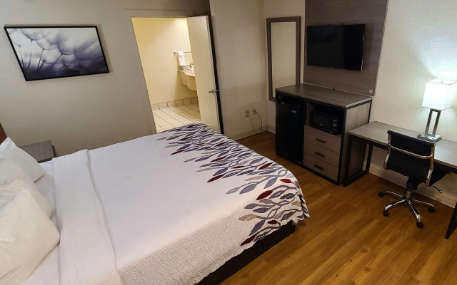 Red Roof Inn & Suites Cornelius – Lake Norman