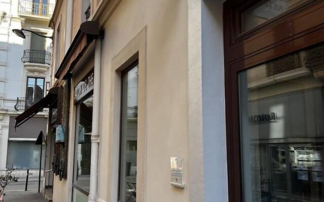 Mrtn Apartments & Suites