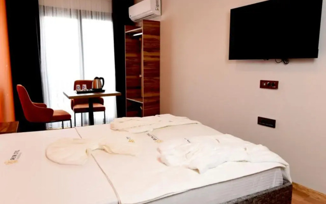 Renk Otel Karşıyaka