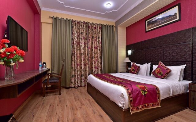 Hotel The Grand Mamta