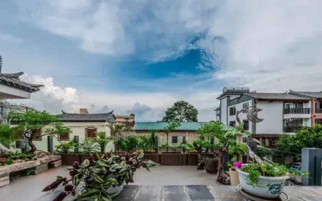 Jianshui Yiyunting Inn
