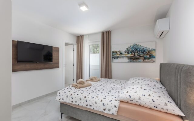 Pool Apartment Sunset With Sea View