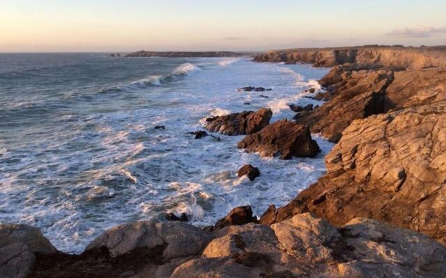 Attractive holiday home in Moëlan-sur-Mer with garden