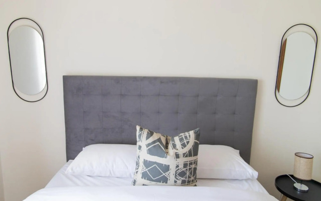 Luxury 2bed 2bath in a Secure golf estate.WIFI