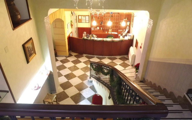 Hotel Columbia