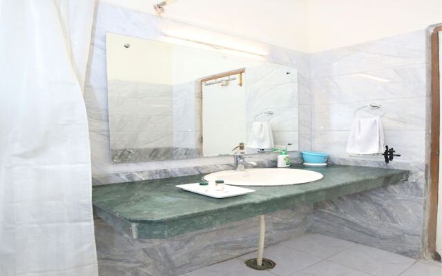 OYO 1933 Hotel City Paradise