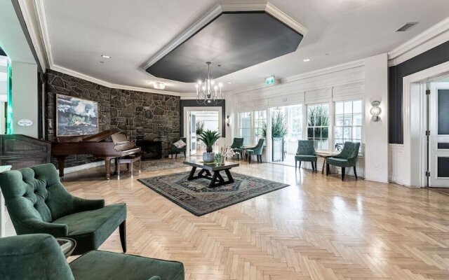 The Inn On Officers Garden