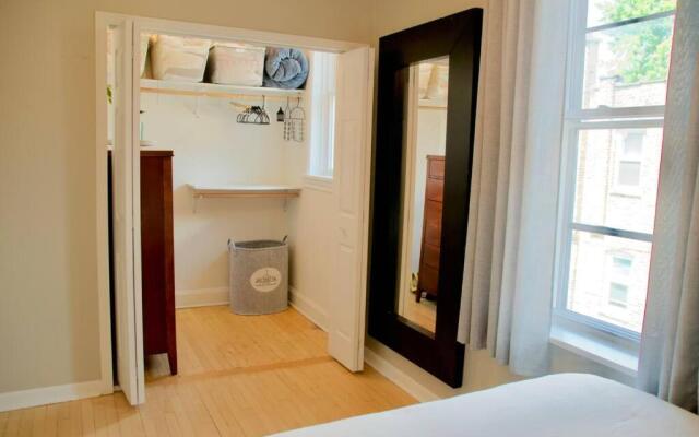 Sunny, Spacious, 3BR 1BA Davlin INN Chicago