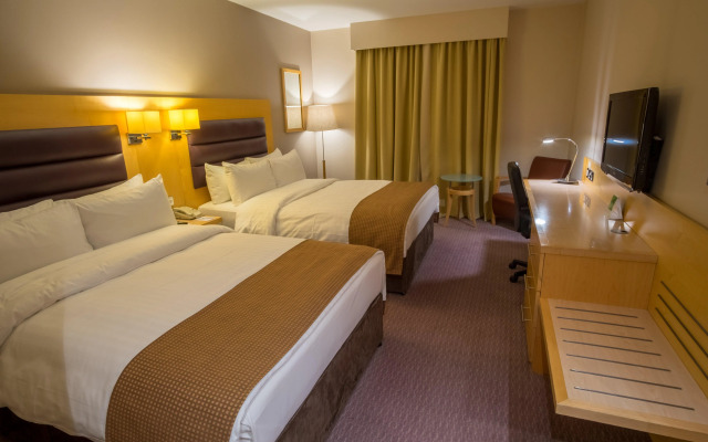 Holiday Inn London Brentford Lock by IHG