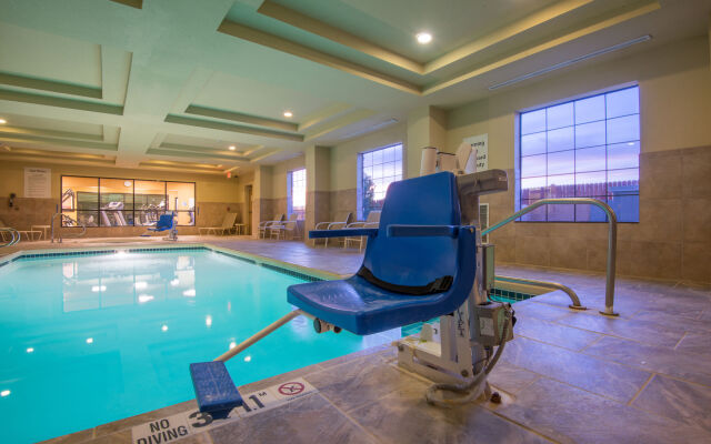 Holiday Inn Express Hotel & Suites Clovis by IHG