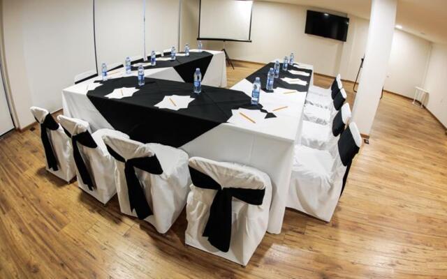 Perla Central Hotel