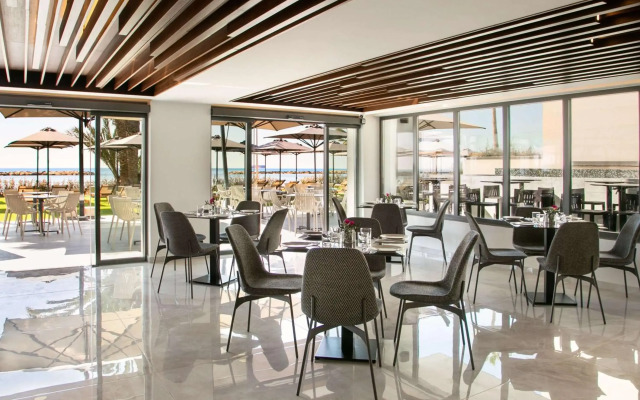 Mercure Larnaca Beach Resort