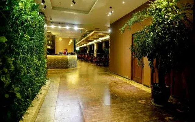 Suining Fanglin Jincheng Hotel