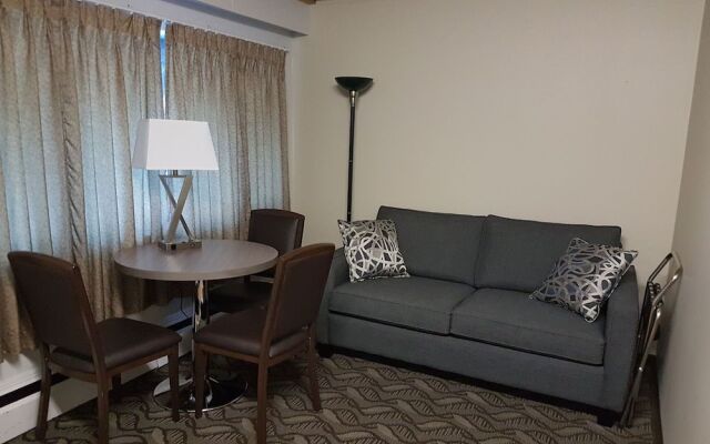 Holiday Motel & RV Resort