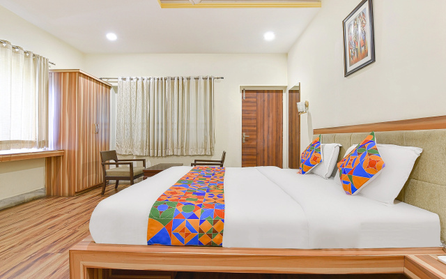 Fabhotel Royal Icon
