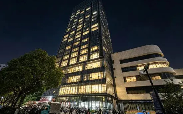 Nanjing GeYou · East Elegance Designer Homestay (Xiongzhou Metro Station, Liuhe District)