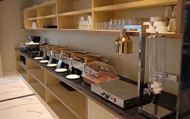 Hotel Rj - Managed by AHG