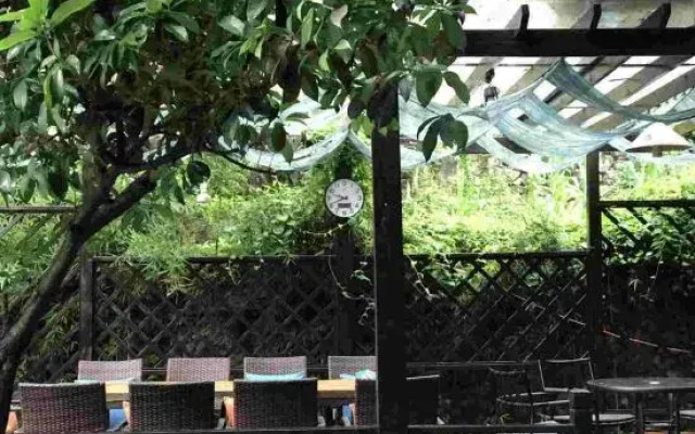 Xingyi Mountain Breeze Inn