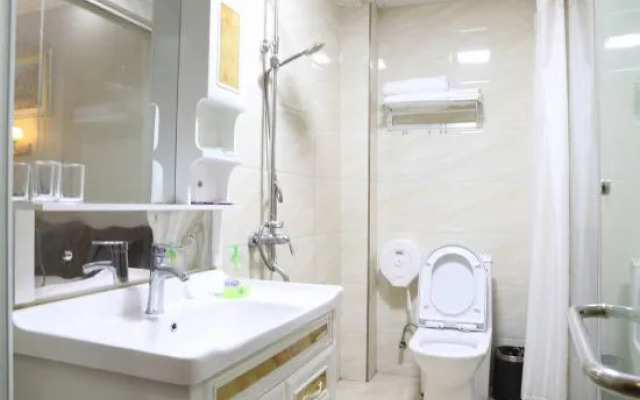 Chunlan Business Hotel