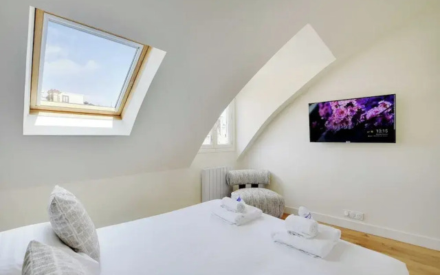 Apt a/c 3br/6p - Saint-lazare/les Champs Elysee