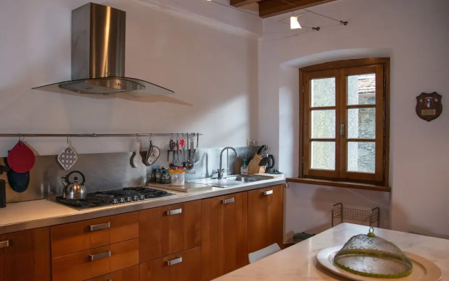 Mansion in Pescaglia Near Tuscan Coast