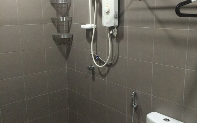 Summer Suites Express by Subhome - Hostel