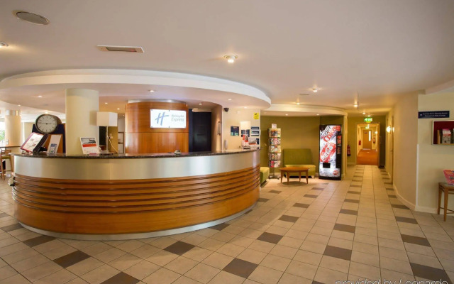 Knowsley Inn & Lounge