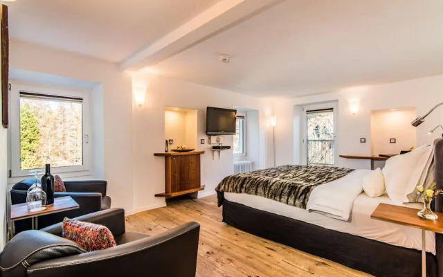 Waldhotel Fletschhorn - Panoramic Retreat in Saas Fee