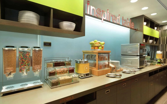 Home2 Suites by Hilton Milwaukee Airport