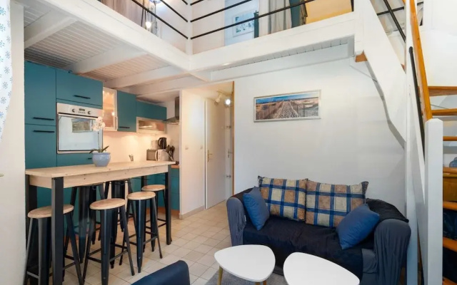 Stylish Seaside Stay in Agde