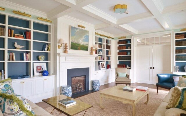 The Quogue Club at Hallock House