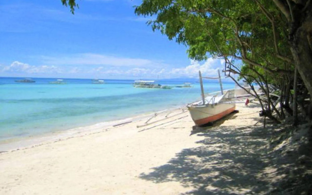 Whites and Greens Beach Resort