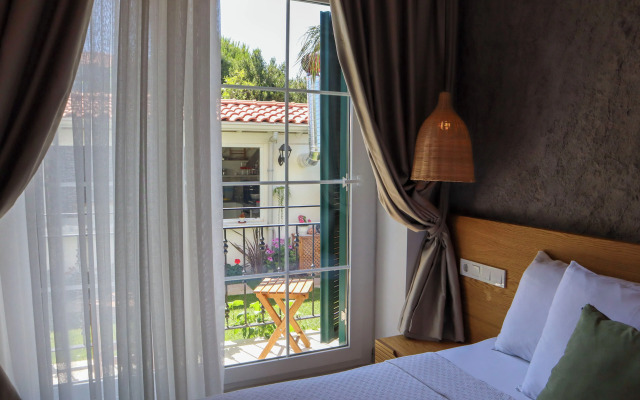 Müzeyyen Hanım Konağı Alaçatı 12+