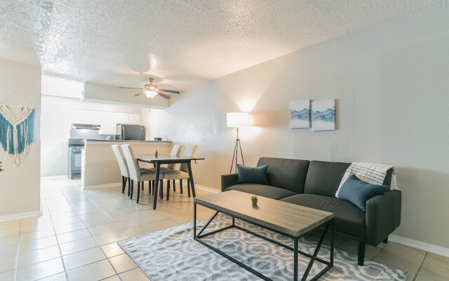 The Economy Suites of East Austin