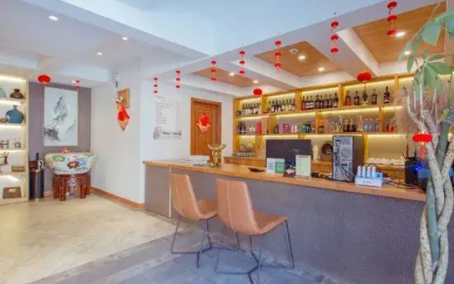 Yin Theme Hot Spring Villa Inn