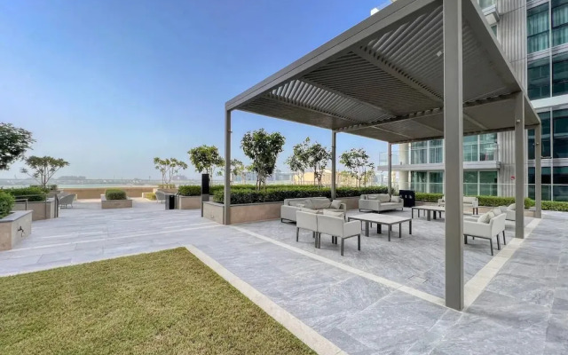 Sea view 2BR Beach Isle