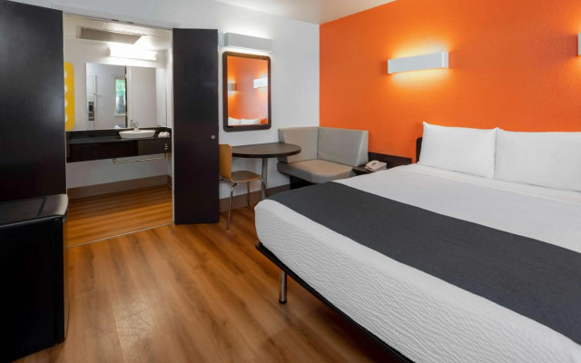 Motel 6 Carpinteria, CA - Santa Barbara - South