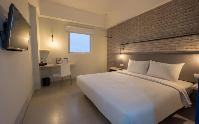 Hotel 88 Bekasi By WH – Guest Rooms – Bekasi