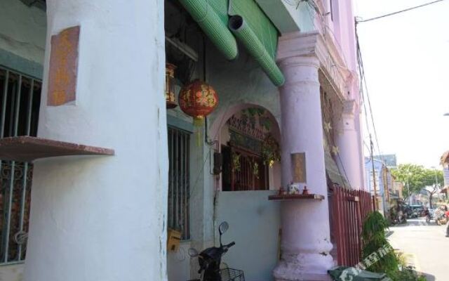 Roommates Penang Hostel
