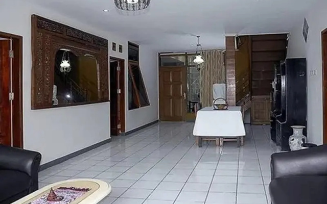 Hazel House Bandung By Zuzu – Hotel Rooms – Bandung