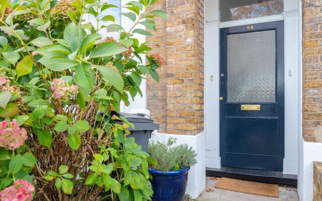 Cosy 1 Bedroom Flat With Garden in Lovely Chiswick