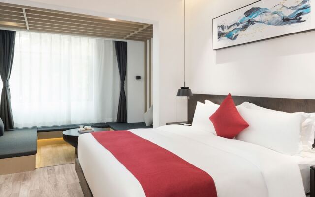 Huali Hotel
