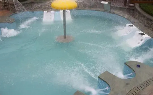 Gaizhou Yujingshan Hot Spring Garden Hotel