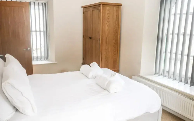 1 Greenswood Court