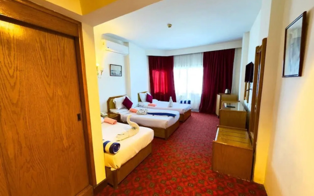 Queens Valley Hotel, Restaurants, Bars and Spa Luxor