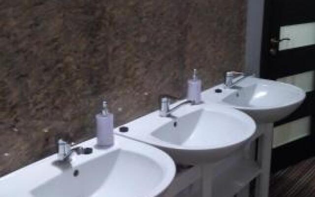 Hostel on Dragomanova 27