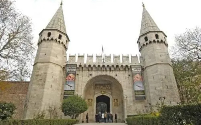 The Little House Hostel