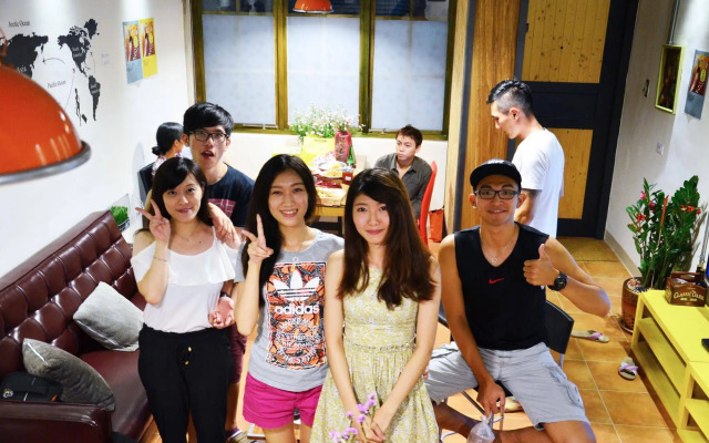 Knock Knock Hostel