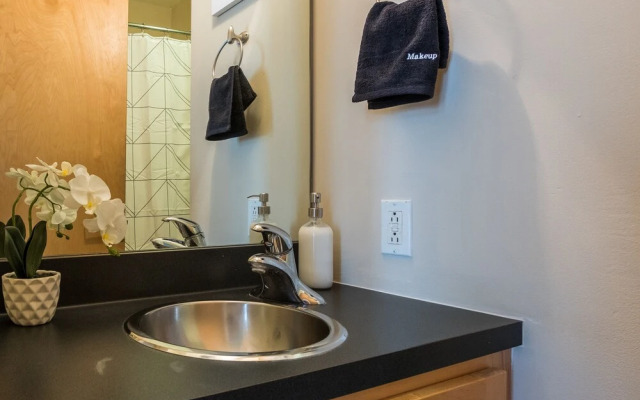 Large Open Apartments Near Ballpark Village