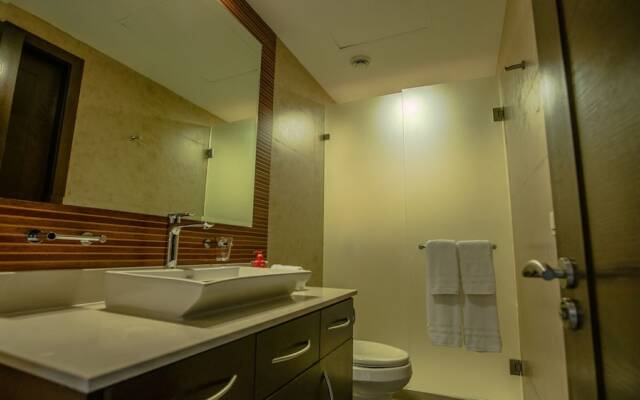 Casa Sky Penthouse Mareazul 2 Bedroom Condo by RedAwning